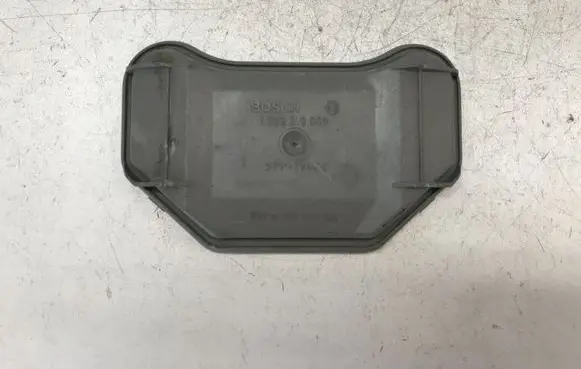 Ford Fiesta Headlight/headlamp dust cover 1305219059