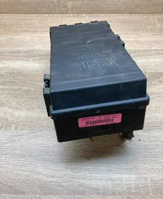 Chrysler Voyager Fuse module 04727080AD