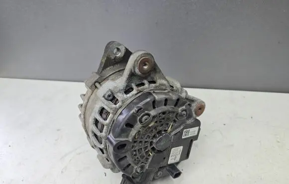 Dacia Sandero III Generator/alternator 231007769R