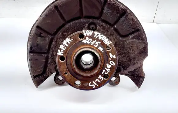Volkswagen Tiguan Front wheel hub