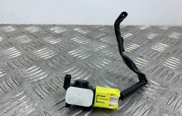 Mitsubishi Outlander Airbag deployment crash/impact sensor 8651A166