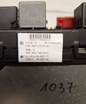 Mercedes-Benz S W221 Fuse module A2215450801 08022177