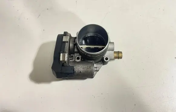 BMW 4 F32 F33 Throttle valve 7588625