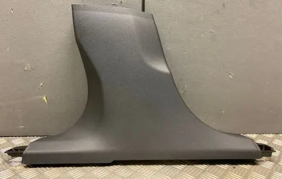Volvo XC60 (B) pillar trim (bottom) 31425697