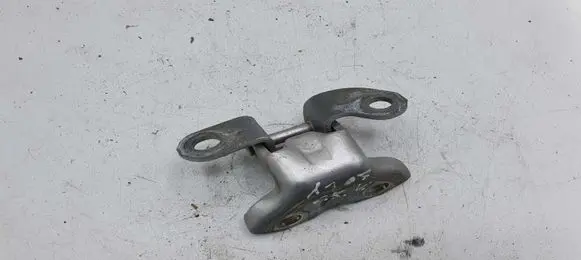 Toyota Prius (XW20) Rear door upper hinge NOCODE