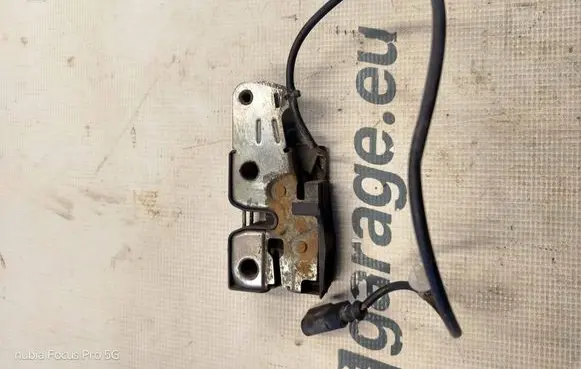 Volkswagen PASSAT B6 Engine bonnet/hood lock/catch 3C1823187