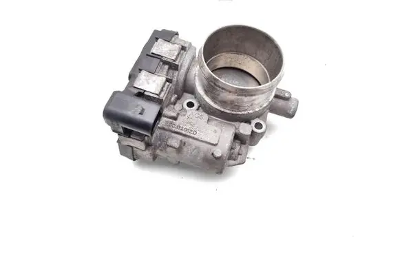 Volkswagen Polo VI Electric throttle body valve 03C133062D