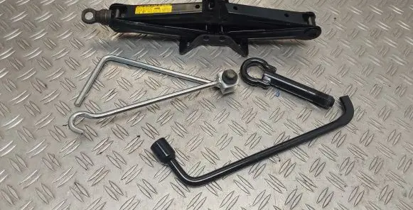 Toyota Aygo AB40 Lift Jack 