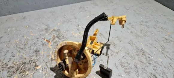 BMW 1 E81 E87 Fuel tank valve 