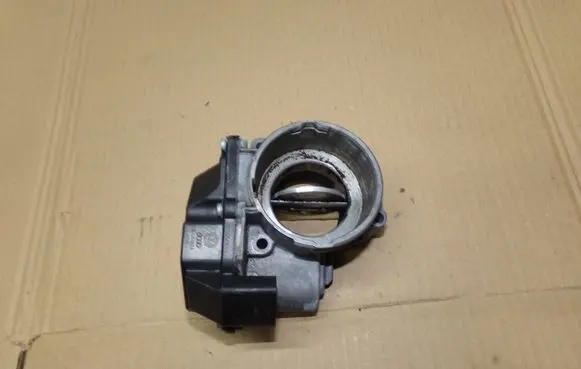 Volkswagen PASSAT B6 Throttle valve 03G128063A