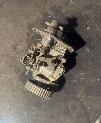 Renault Trafic I Fuel injection high pressure pump 0460494145