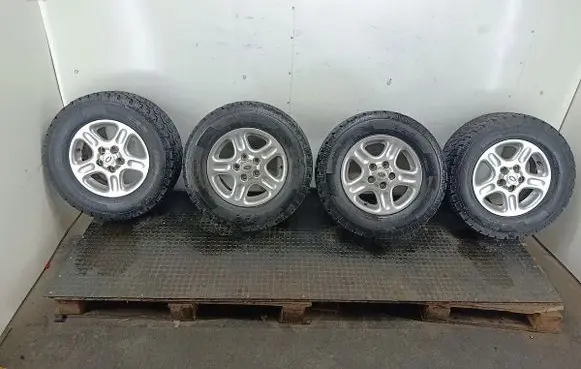 Land Rover Freelander R15 alloy rim 