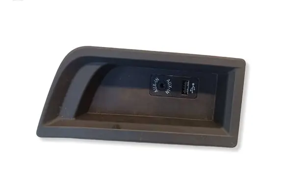 BMW 4 F36 Gran coupe USB socket connector 105026813 58450710 9207358