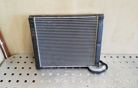 Toyota RAV 4 (XA30) A/C cooling radiator (condenser)