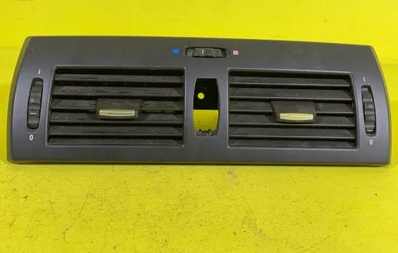 BMW X3 E83 Dash center air vent grill 147KM