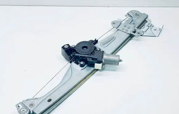 Suzuki SX4 S-Cross Front door window regulator with motor 8340161M01