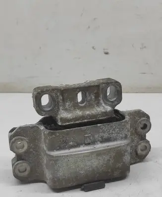 Engine mount bracket