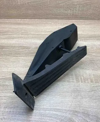 BMW 5 E60 E61 Accelerator throttle pedal 6772645