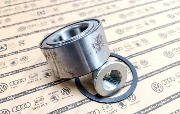 Ford Fiesta Front wheel hub 5905238061173