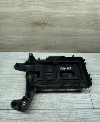 Seat Leon (1P) Battery tray 1K0915333