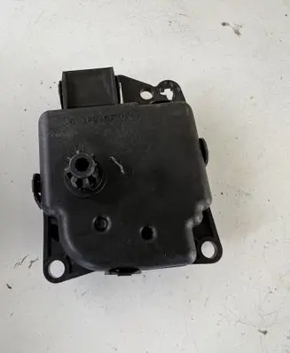 Chrysler Grand Voyager V Air flap motor/actuator M8679001