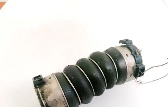 BMW 5 F10 F11 Intercooler hose/pipe 8513451