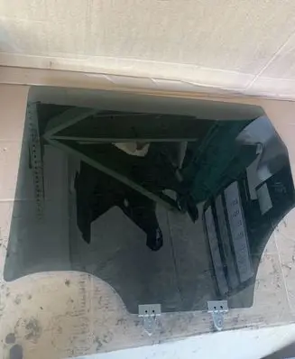 Nissan Qashqai Rear door window glass