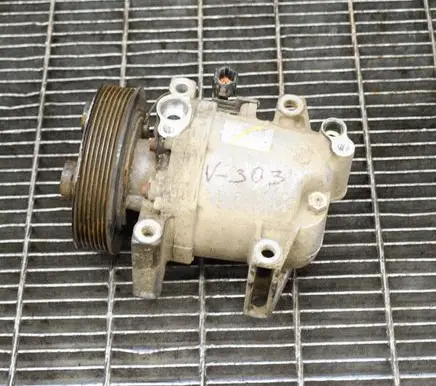 Nissan NP300 Air conditioning (A/C) compressor (pump)