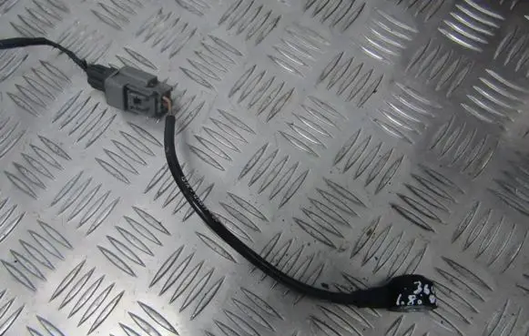 Ford Focus Detonation knock sensor 1s7a12a699bb 1s7a-12a699-bb