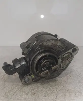 Ford C-MAX I Vacuum pump D1561A 13050