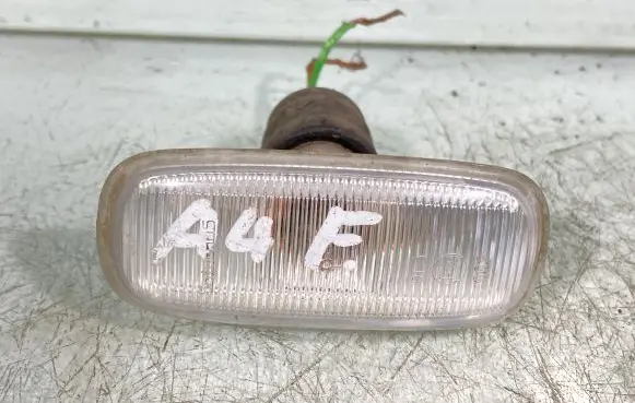 Audi A4 S4 B5 8D Front fender indicator light