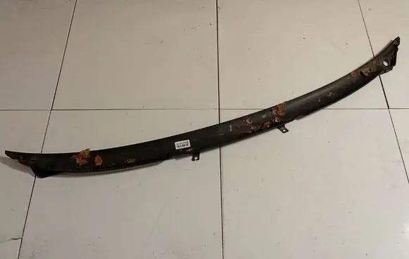 Audi A8 S8 D3 4E Wiper trim 4E1819403E