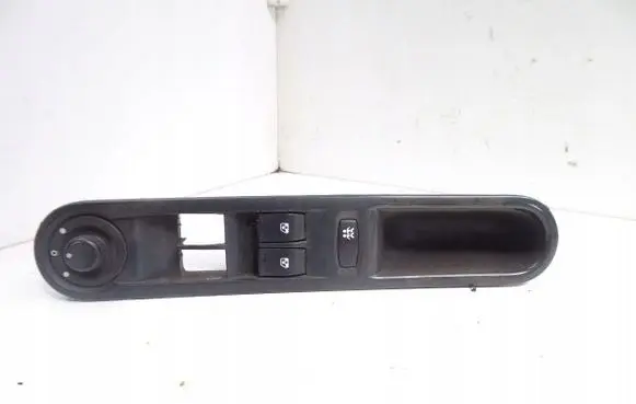 Renault Espace - Grand espace IV Quarter vent window switch 8200328426