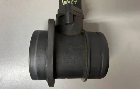 Volkswagen New Beetle Mass air flow meter 06A906461 0280217121