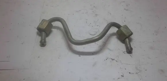 Opel Vivaro Fuel injector supply line/pipe 