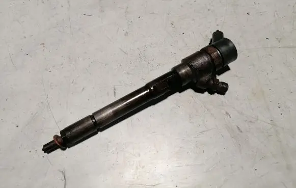 KIA Carens I Fuel injector 0445110258