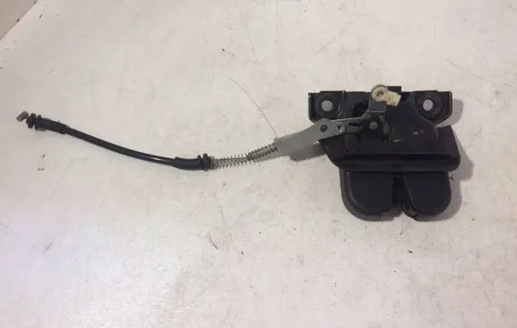 Audi A4 S4 B6 8E 8H Tailgate/trunk/boot lock/catch/latch 8E9827520