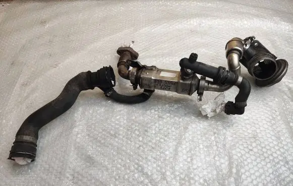 BMW 5 E39 EGR valve cooler 778740403 7787404
