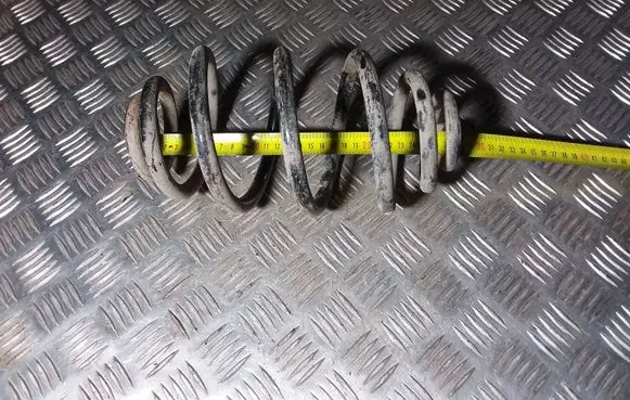Volkswagen PASSAT B5 Rear coil spring