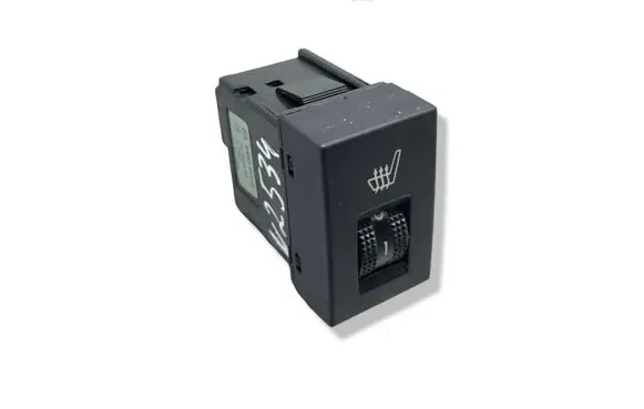 Mazda 3 II Seat heating switch BBM366420 31052009 K1827