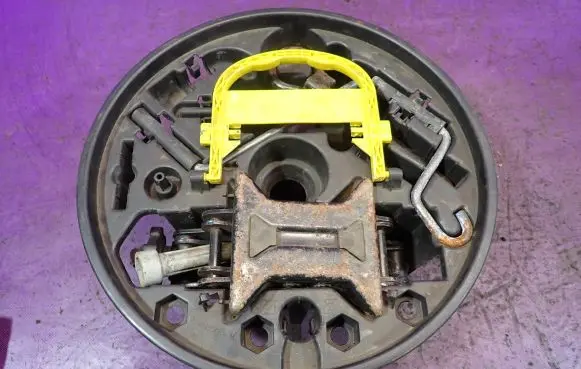Renault Clio II Tool set 7700836437M