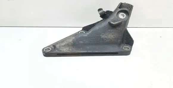 BMW 7 E65 E66 Engine mounting bracket 6770005 22116770005