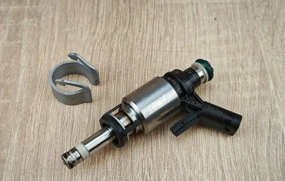 Audi A4 S4 B9 Fuel injector 06L906036K