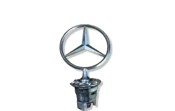 Mercedes-Benz E W211 Manufacturer badge logo/emblem A2218800086