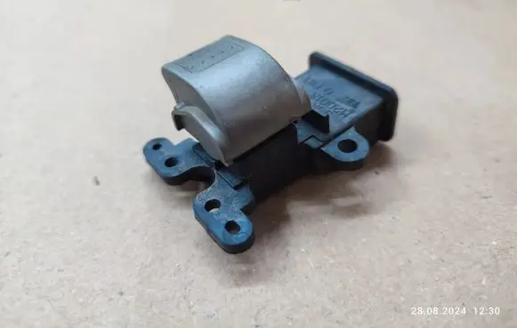 Honda CR-V Electric window control switch