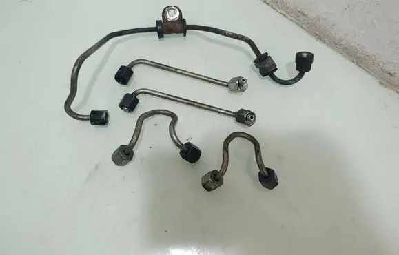 KIA Sportage Fuel injector supply line/pipe