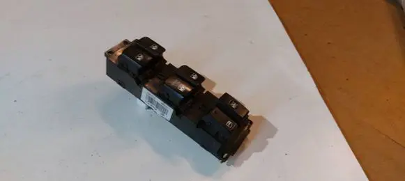 Hyundai Santa Fe Electric window control switch 371495 G9H7167