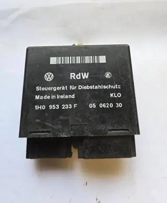 Volkswagen Golf III Other control units/modules 1H0953233F