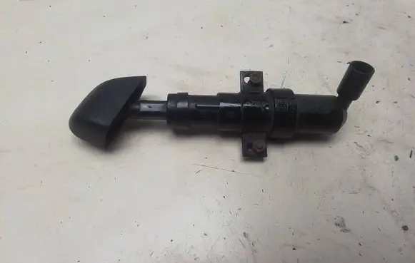 Chevrolet Cruze Headlight washer spray nozzle 