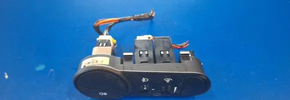Hyundai i10 Fog light switch 201004787